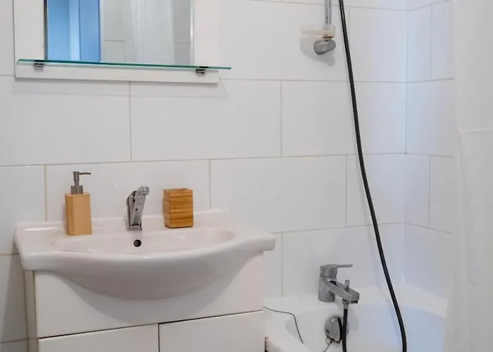 Climatise Avec La Terrasse, Deux Pas Du Metro, Stadium, Lejlighed Toulouse