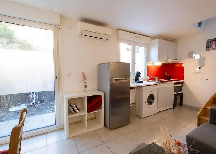 Climatise Avec La Terrasse, Deux Pas Du Metro, Stadium, Apartment