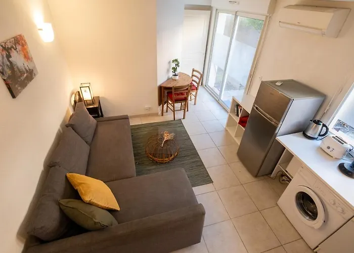 Climatise Avec La Terrasse, Deux Pas Du Metro, Stadium, * Toulouse