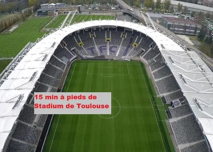 Climatise Avec La Terrasse, Deux Pas Du Metro, Stadium, *