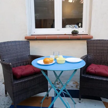 Climatise Avec La Terrasse, Deux Pas Du Metro, Stadium, Апартаменты *